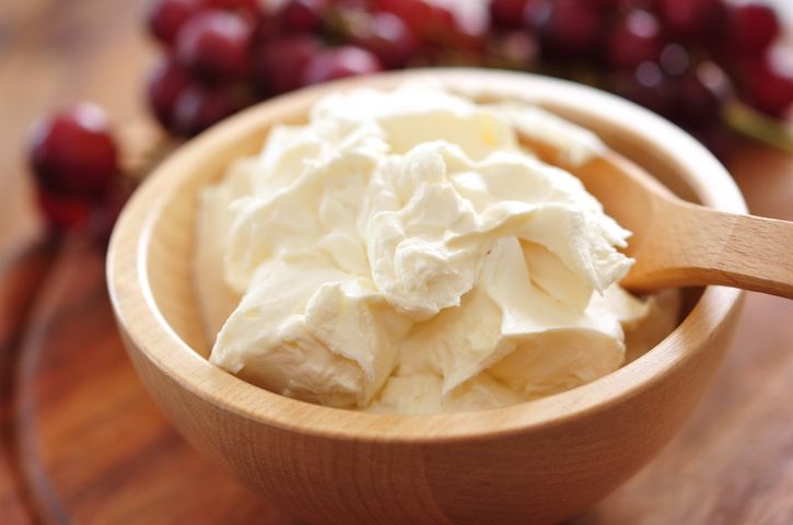 Mascarpone to miękki, biały lub kremowy ser produkowany ze śmietanki.