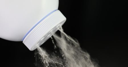 Johnson & Johnson - azbest w pudrze dla dzieci, milionowe odszkodowania
