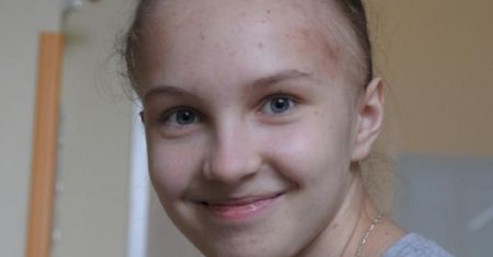 Natalia Kustosz miała 13 lat, kiedy zachorowała na białaczkę. "Czułam się tak, jakby mi ktoś wyrwał serce"