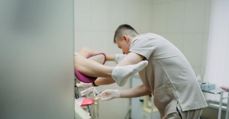 Polki unikają ginekologów. Mówią o wstydzie i docinkach lekarzy