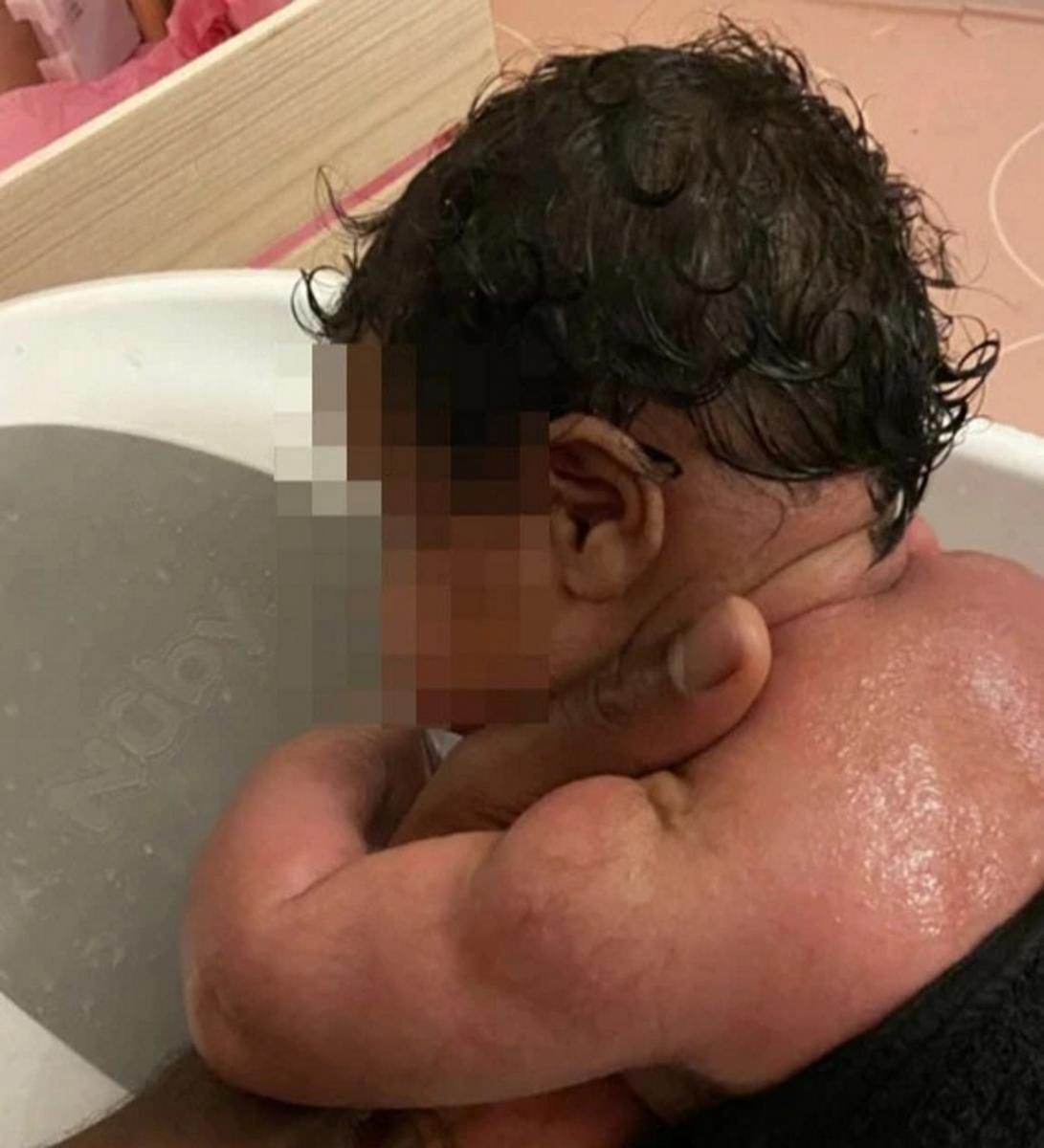 Mama pokazała zdjęcia dziecka