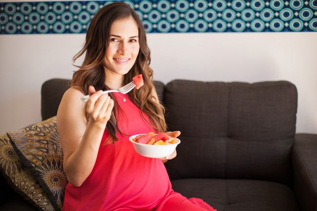 W komponowaniu zdrowej diety w ciąży musimy wziąć pod uwagę witaminy, sole mineralne i inne składniki odżywcze