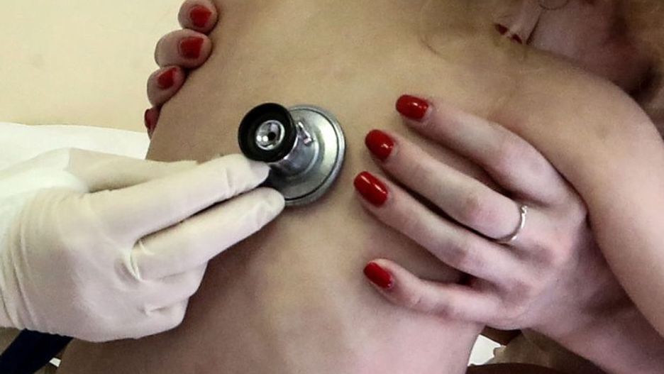 Koronawirus w natarciu? Stopyra: Trzeba to potraktować jako alert