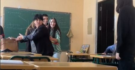 Nauczycielka była przerażona. Uczniowie nagrali ją z ukrycia