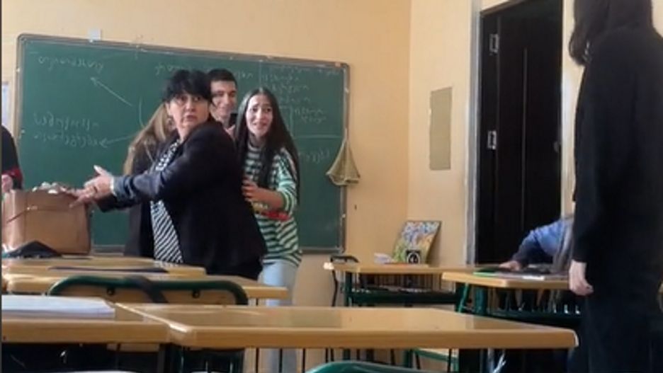 Tak uczniowie zaskoczyli nauczycielkę. Nagranie stało się hitem sieci