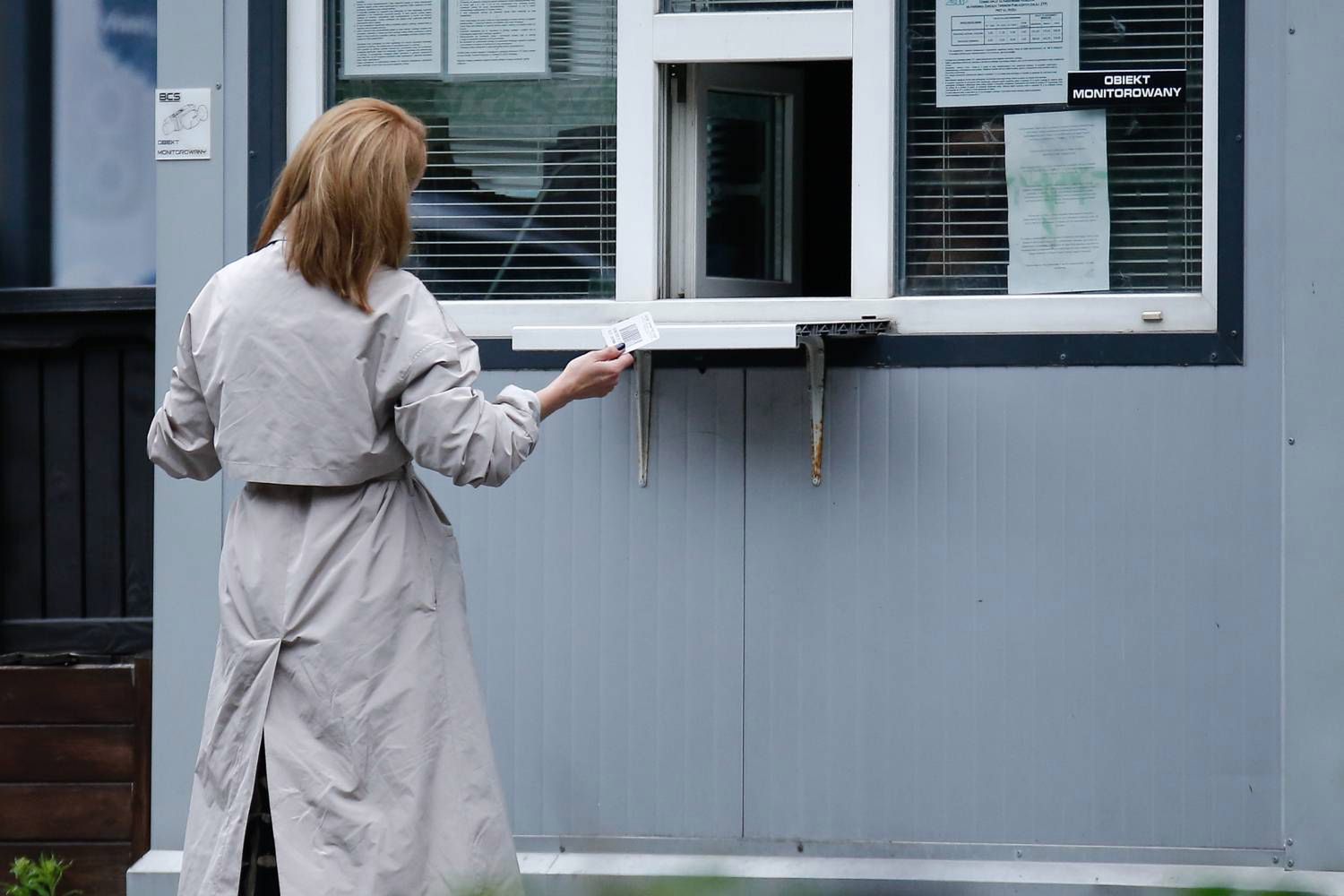 Anna Kalczyńska na parkingu