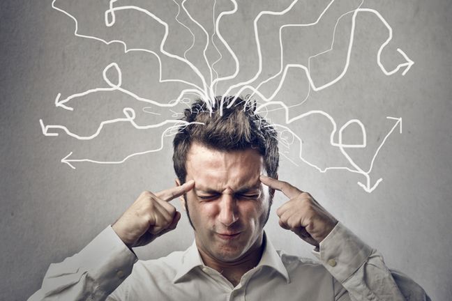 Ból głowy często jest oznaką, że pijesz zbyt mało wody