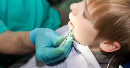 Znieczulenia u dentysty – charakterystyka, rodzaje, przeciwwskazania, cena