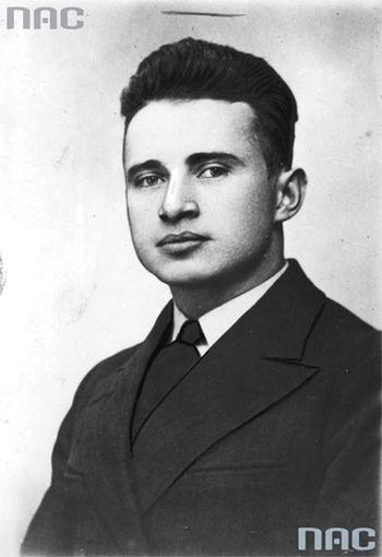 Kapral rezerwy Edward Lutostański, zgłosił się na ochotnika jako pilot 
