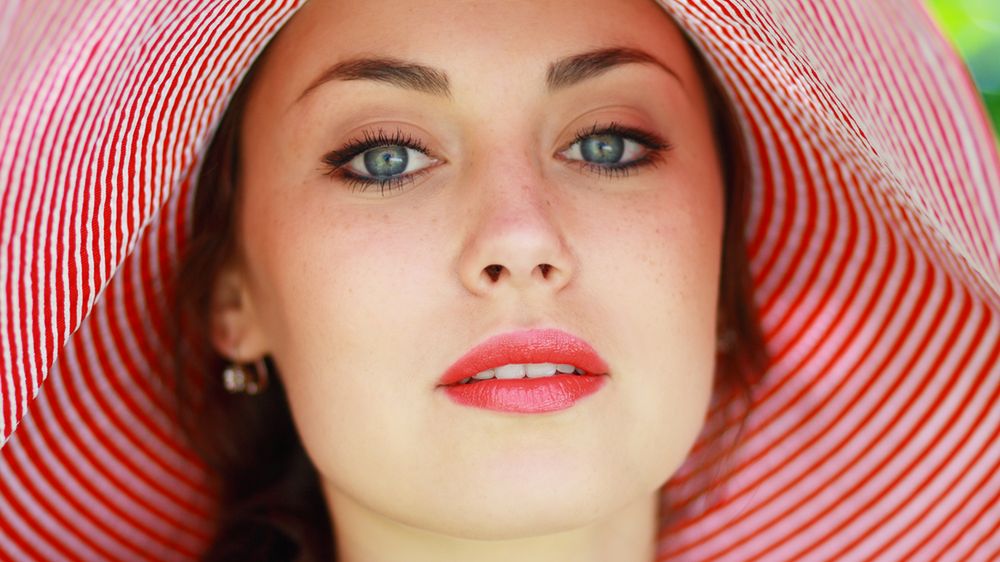 Dlaczego nie zawsze opłaca się być piękną?