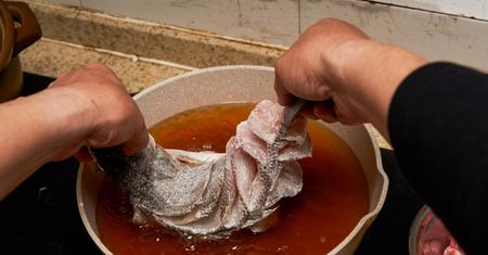Tania i smaczna, a Polacy od niej stronią. To bogate źródło kwasów omega-3