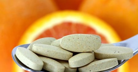 Witamina C. Cudowny lek na wszystko czy placebo?