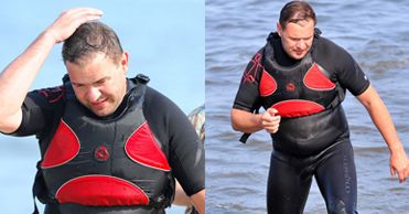 Tomasz Karolak walczy z falami!