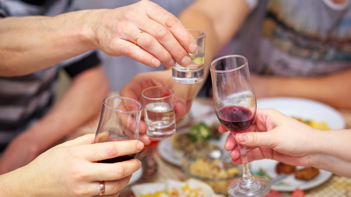 Zatrucie alkoholowe: objawy, leczenie i zapobieganie. Jak skutecznie złagodzić skutki kaca?