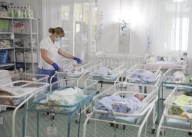 Ukraina. Sprzedawali urodzone przez surogatki niemowlęta za granicę. 60 tys. dolarów za dziecko