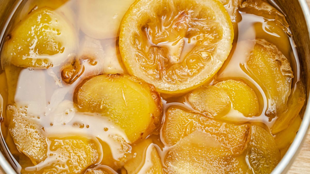 Woda z kurkumą, cynamonem i cytryną oczyszcza wątrobę