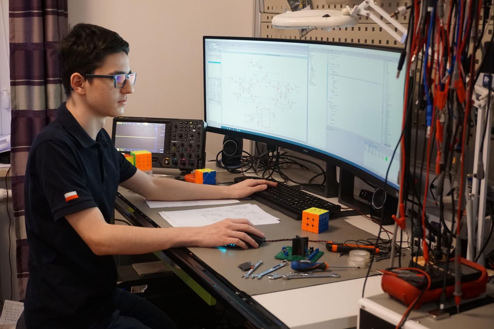 Kamil Wroński pracuje obecnie m.in. nad napędem do samochodu elektrycznego