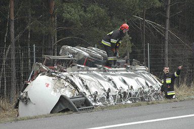 Przywrócono ruch na autostradzie po wypadku cysterny