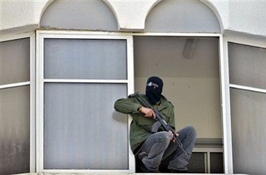 Strzelanina przed siedzibą Al-Fatah w Gazie