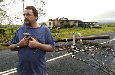 Cyklon Larry pozbawił dachu nad głową 7 tysięcy ludzi