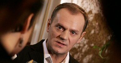 Premier konsultuje się z liderami opozycji