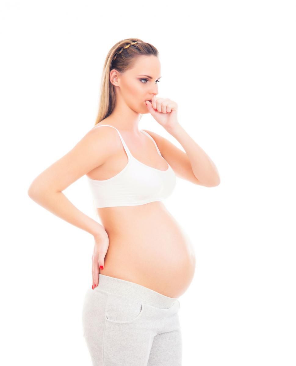 Kaszel w ciąży jest uciążliwy i należy wybrać się z nim do lekarza