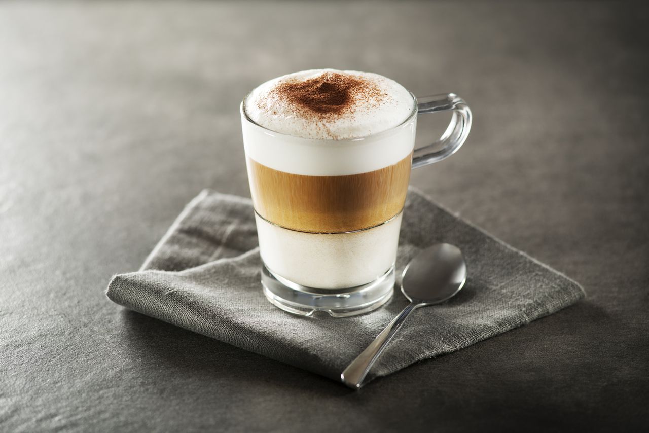 Latte macchiato - kalorie i wartości odżywcze, przepis na domowe latte macchiato