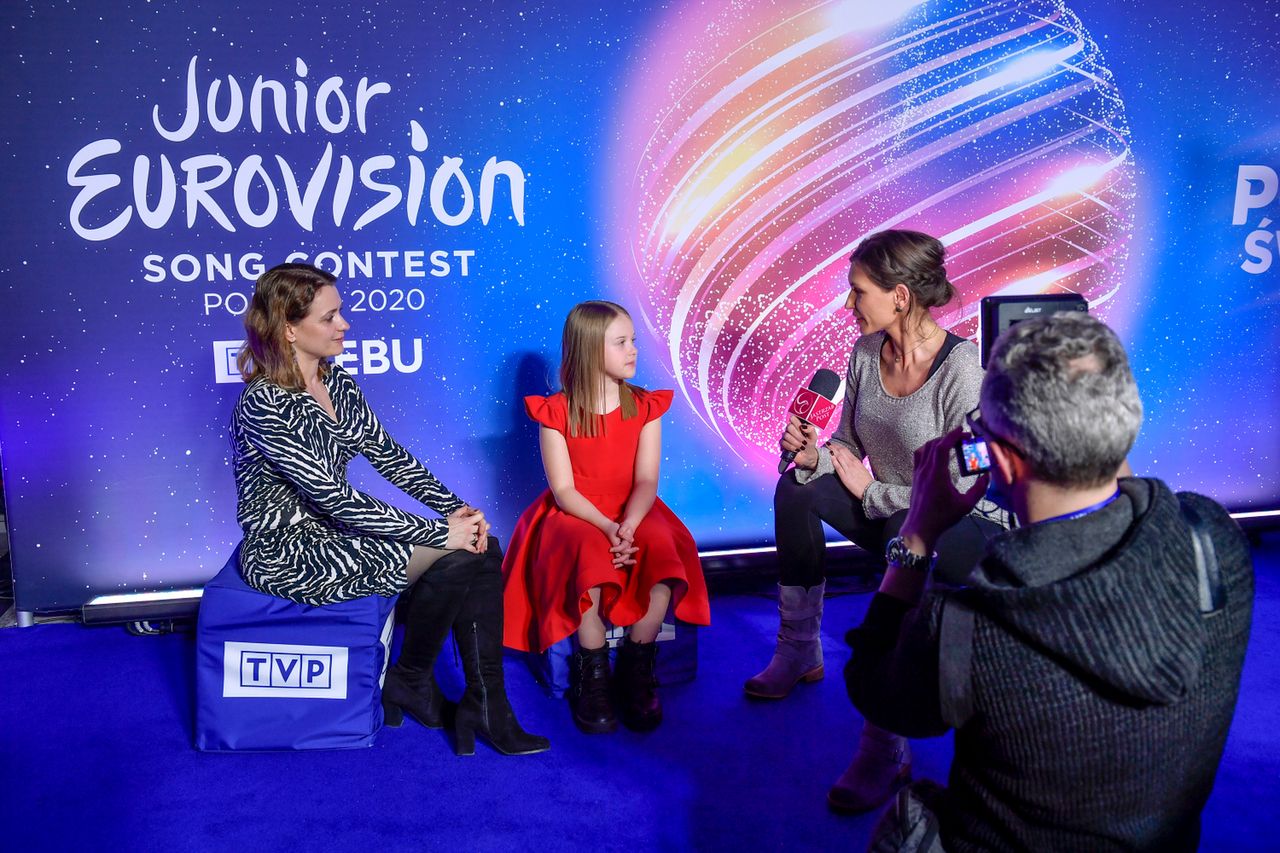 Ala Tracz z mamą i Karoliną Motylewską z Jastrząb Post na Eurowizji Junior 2020