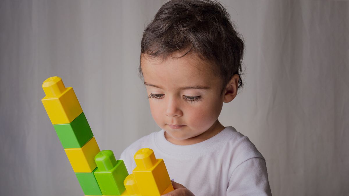 Autyzm wysokofunkcjonujący to na wpół potoczny termin, odnoszący się do osób ze spektrum autyzmu, które radzą sobie stosunkowo dobrze w codziennym życiu.