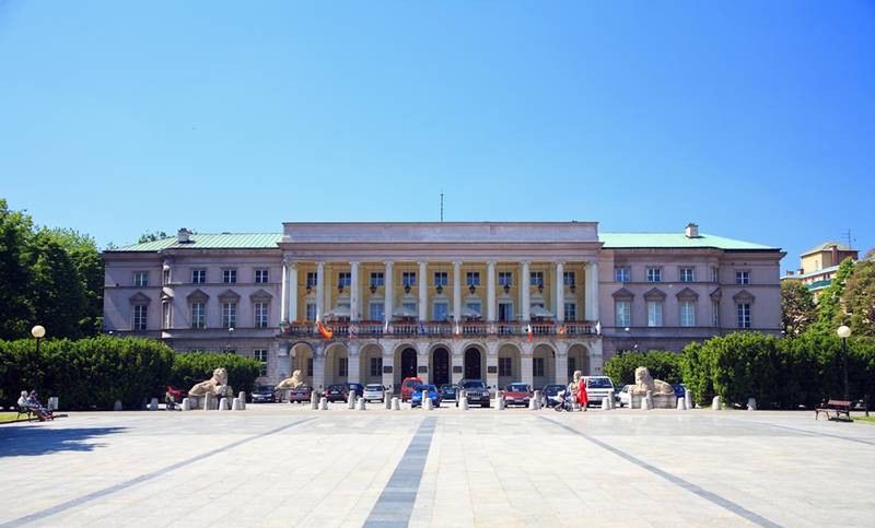 Jak przenoszono w Polsce słynne budowle?