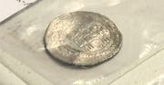 Skarb sprzed 1000 lat odkryty na Kujawach. Archeolodzy wydobyli 250 srebrnych monet