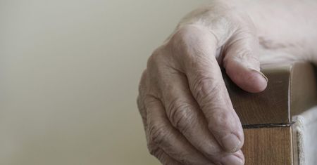 Choroby paznokci - grzybica, przebarwienia, nieprawidłowy kształt i rozdwajanie się paznokci