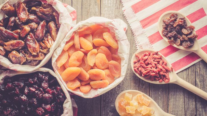 Suszone owoce siarkuje się przed sprzedażą