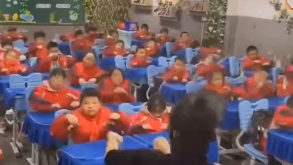 Nagranie z Chin ma miliony wyświetleń.