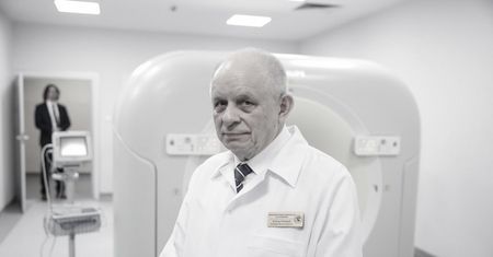 Zmarł dr Jerzy Pieniążek. Wybitny neurochirurg miał 75 lat