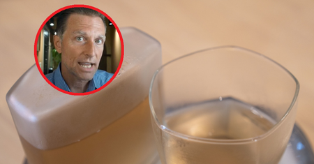 Problem nawet 6 milionów Polaków. Lekarz zdradza, co pić, by cofnąć stłuszczenie wątroby