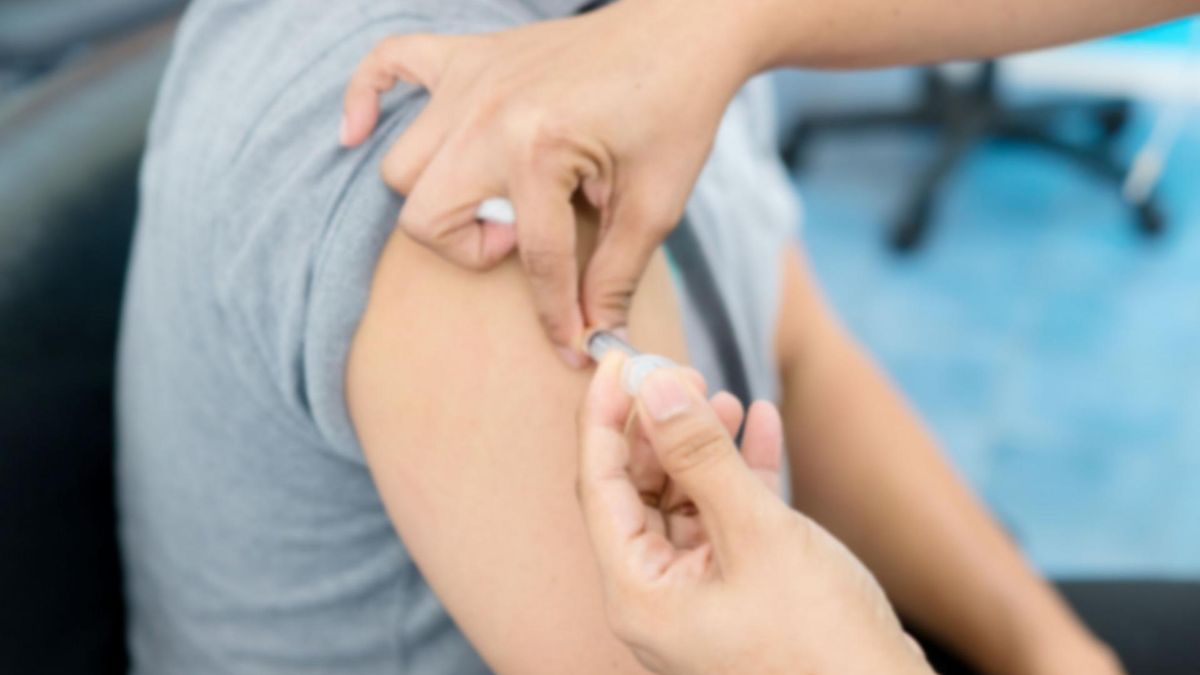 Obowiązkowe szczepienie przeciw HPV dla chłopców w Wielkiej Brytanii. W Polsce tylko zalecane