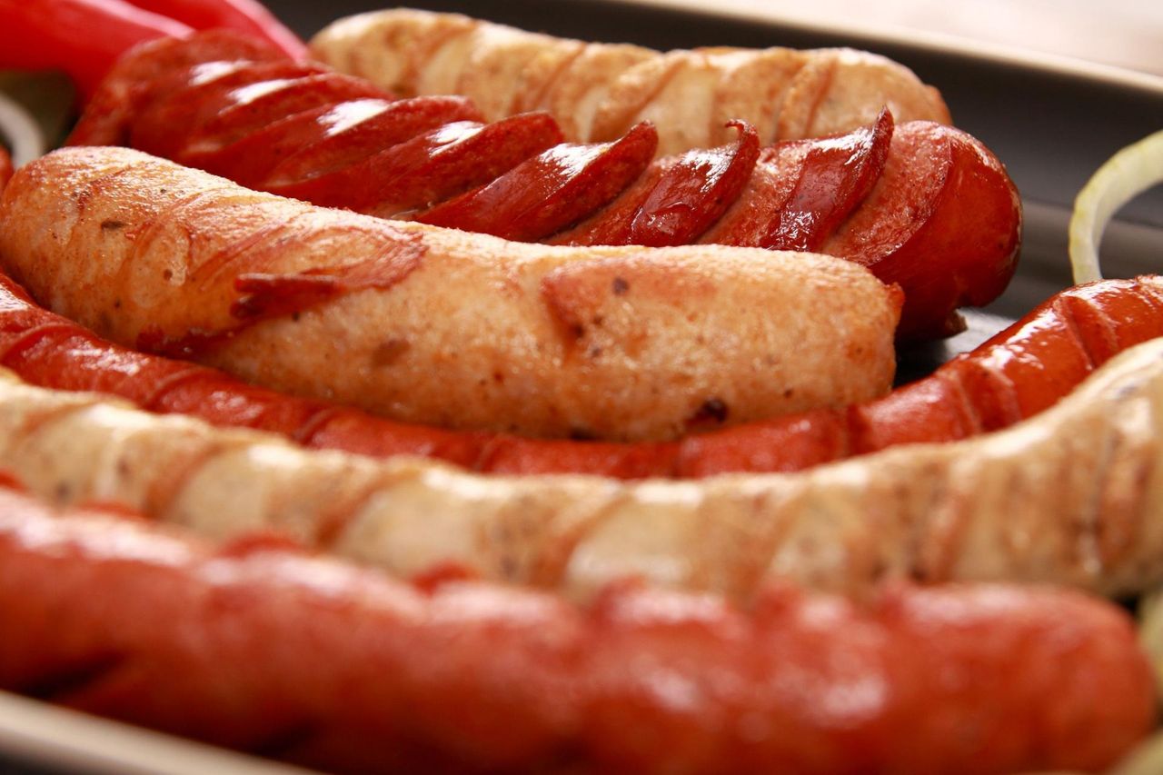 Czy można jeść parówki po terminie ważność? Nasz ekspert przestrzega