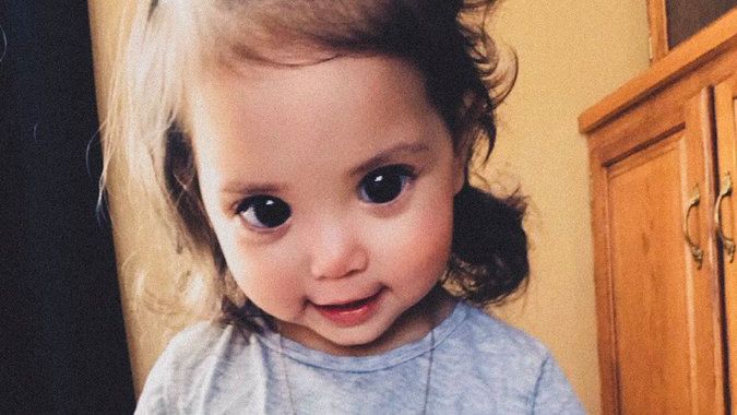 Mała Mehlani Martinez zachwyca spojrzeniem