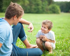 Dzieci są bardziej skłonne do przyznania się do popełnionych występków, jeśli myślą, że rodzice zareagują pozytywnie