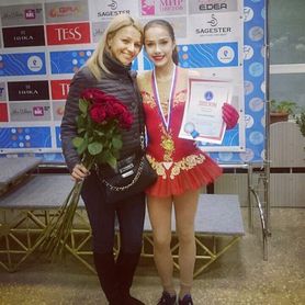 Srebrna medalistka igrzysk w Pjongczangu ma tylko 15 lat. Kim jest Alina Zagitova? (WIDEO)