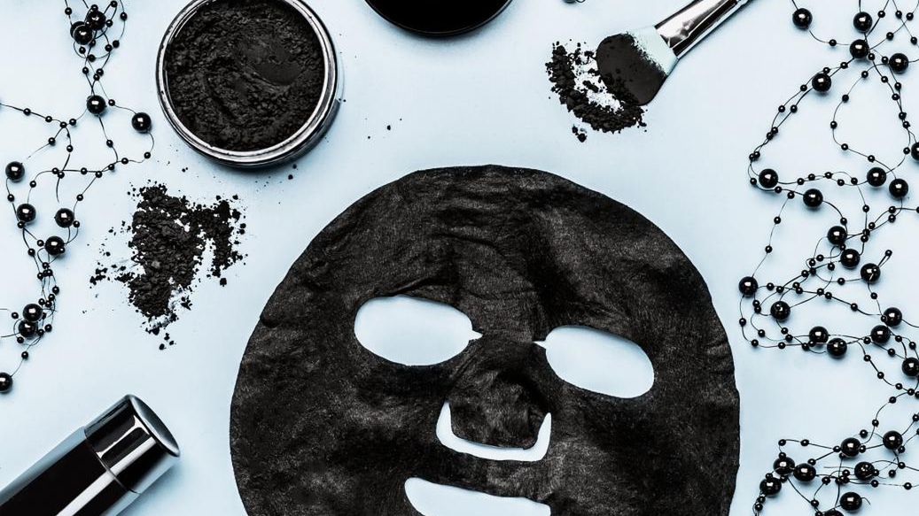 Maseczka z węgla to recepta na problemy skórne 