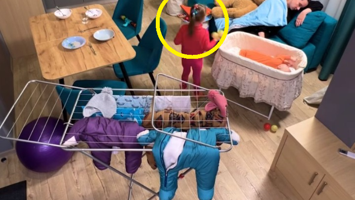 Mama zasnęła na chwilę na kanapie. Gdy się obudziła, nie mogła uwierzyć w to, co zobaczyła