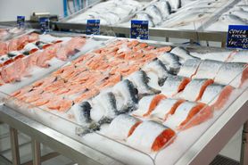Ryby w supermarketach są rozmrażane. Nowe badania 