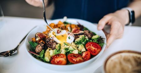 Dieta na długowieczność. Naukowcy wybrali najzdrowszy model żywienia