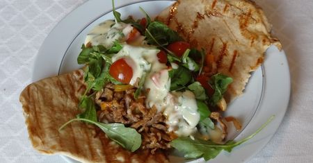 Shoarma z pieczarkami i serem