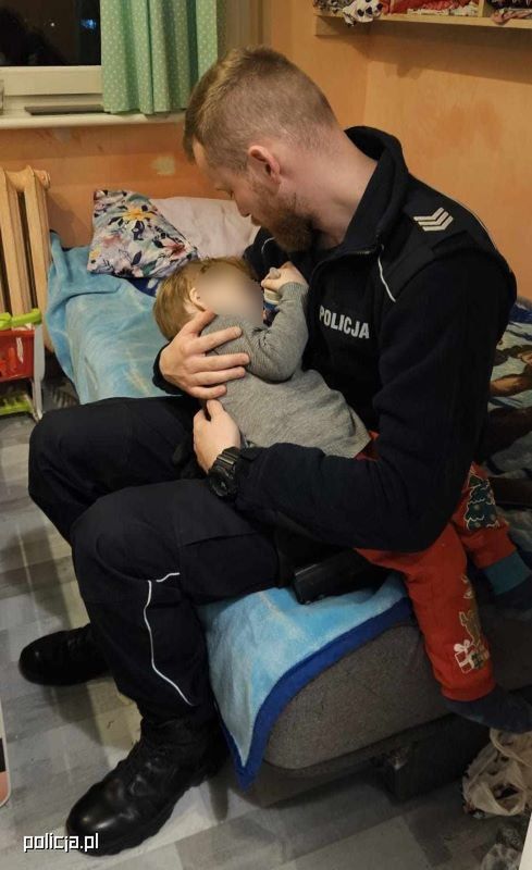 Policjant uśpił trzylatka