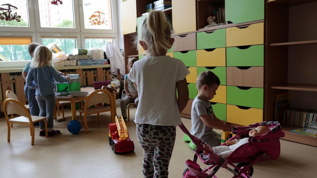 Rodzice mogą być z dzieckiem, gdy pierwszy raz idzie do przedszkola lub żłobka