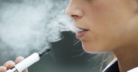 E-papierosy szkodliwe dla serca. Najgorsze są mentolowe i cynamonowe