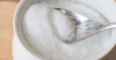 Pod jaką nazwą producenci żywności ukrywają w swoich produktach glutaminian sodu? (WIDEO)